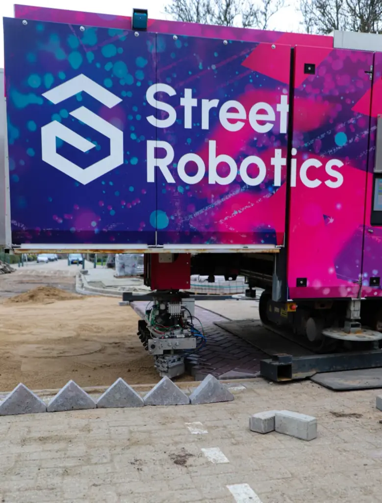 Machinaal straatwerk met Street Robotics — Figma-ontwerpbeeld